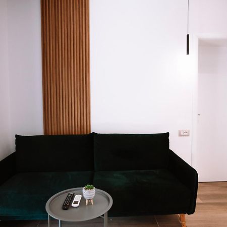 Barrikada Str Modern Apartments - The Nest Tiranë Eksteriør bilde